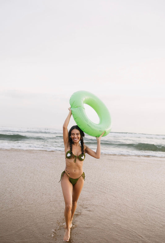 CONJUNTO BIQUÍNI COM SAIA KIWI - COLEÇÃO BRASIL FRUTAS
